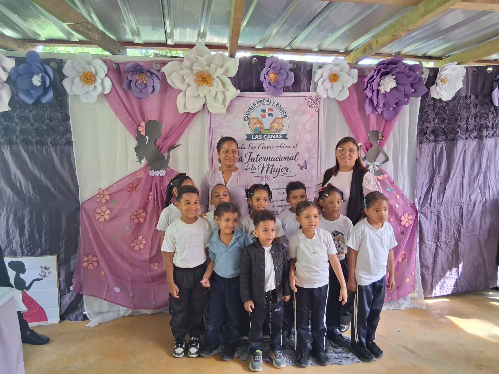 Escuela Las Canas — Vista principal